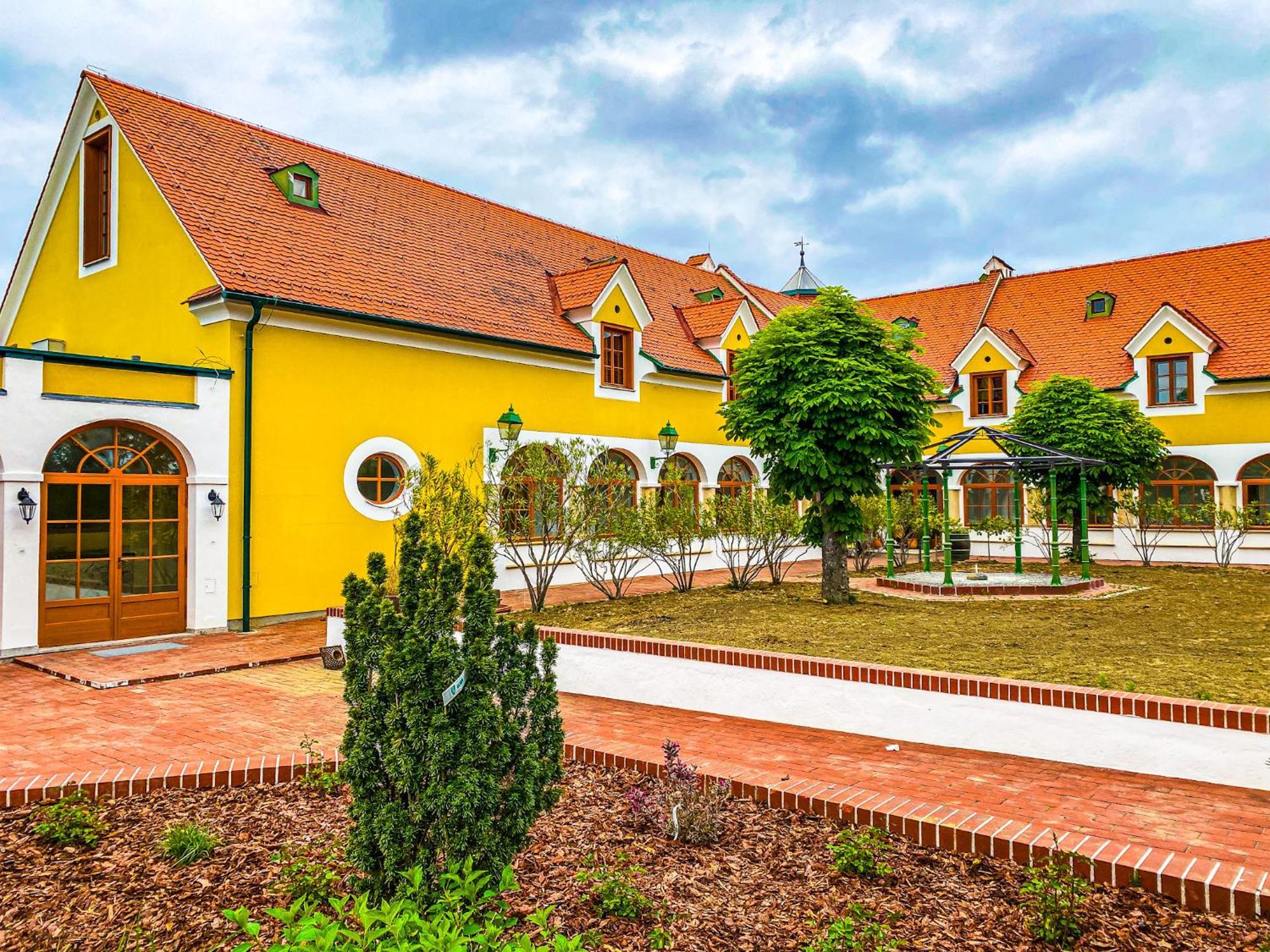 Hotel Roemerstein Fürstenfeld Exterior foto